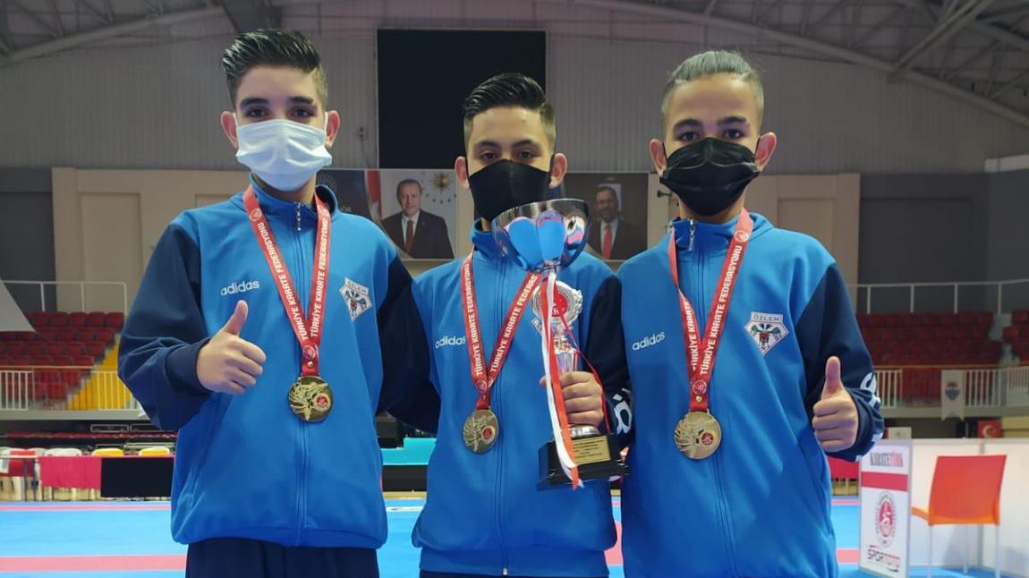 Okulumuz Öğrencisi Rafet Ege İnan Türkiye Şampiyonu